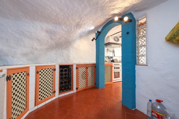 Image No.27-4 Bed Townhouse for sale