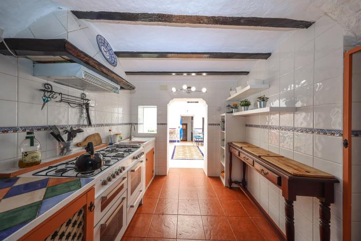 Image No.28-4 Bed Townhouse for sale