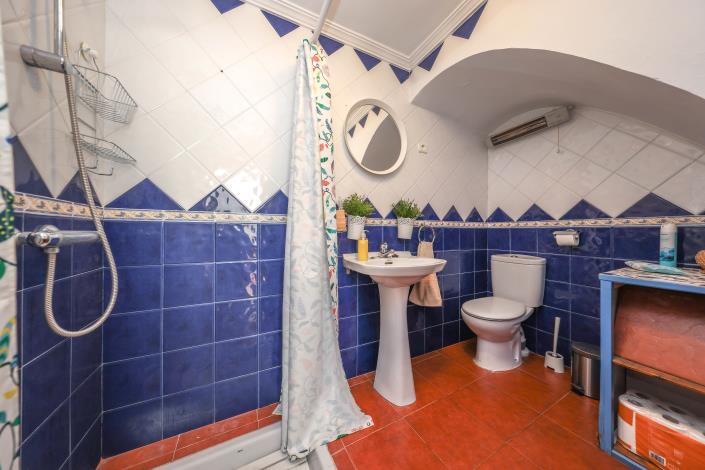 Image No.30-4 Bed Townhouse for sale