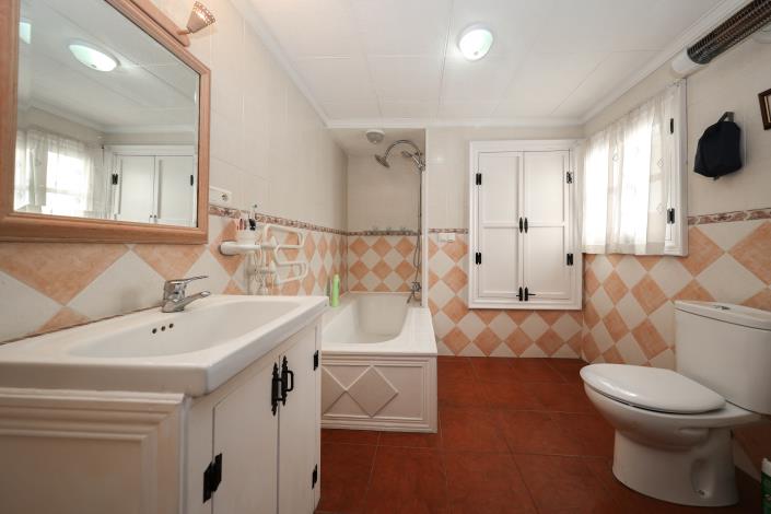 Image No.35-4 Bed Townhouse for sale