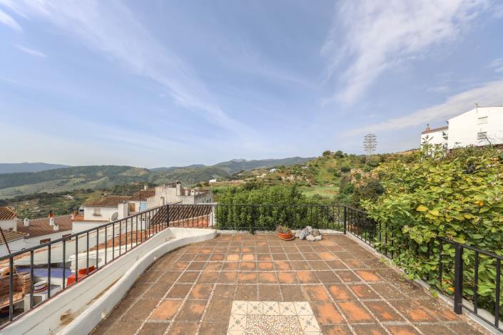 Image No.4-4 Bed Townhouse for sale