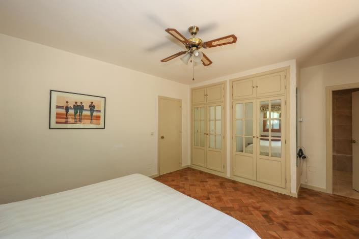Image No.37-3 Bed Villa / Detached for sale