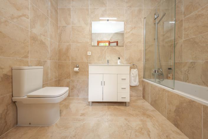 Image No.38-3 Bed Villa / Detached for sale