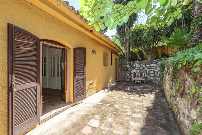 Image No.41-3 Bed Villa / Detached for sale