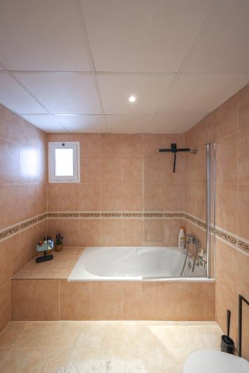Image No.19-2 Bed Apartment for sale