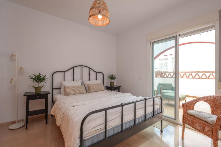 Image No.20-2 Bed Apartment for sale