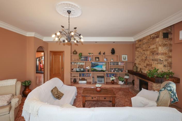 Image No.8-3 Bed Villa / Detached for sale