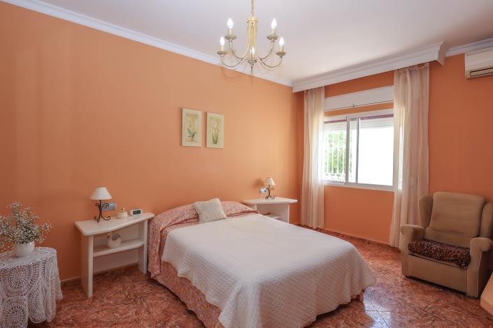 Image No.17-3 Bed Villa / Detached for sale