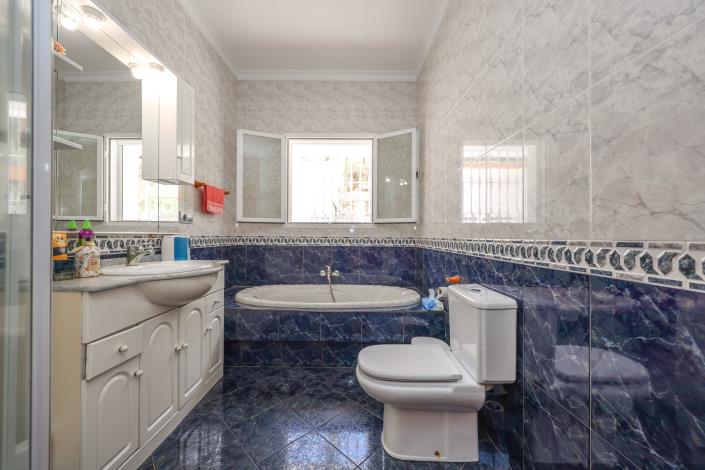Image No.22-3 Bed Villa / Detached for sale