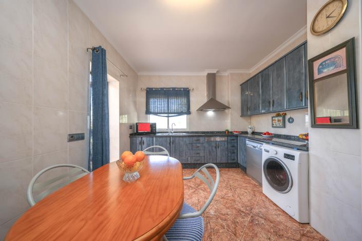 Image No.14-3 Bed Villa / Detached for sale