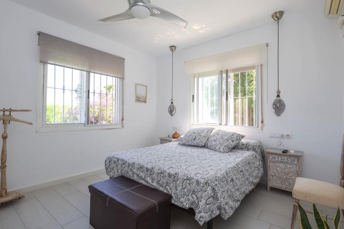 Image No.27-3 Bed Villa / Detached for sale