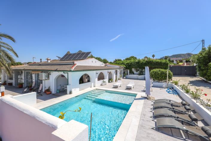 Image No.32-3 Bed Villa / Detached for sale