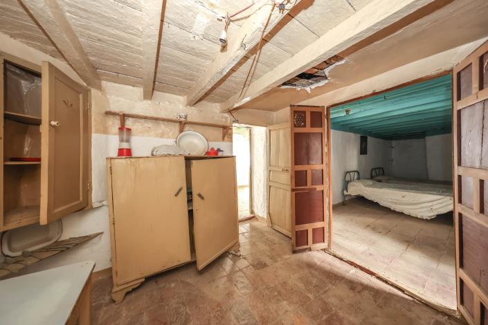 Image No.20-4 Bed Townhouse for sale