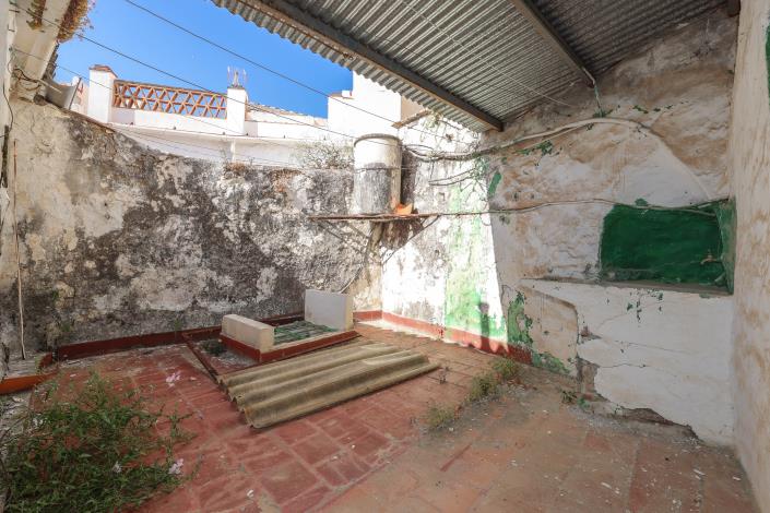 Image No.22-4 Bed Townhouse for sale