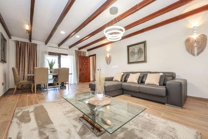 Image No.19-4 Bed Villa / Detached for sale