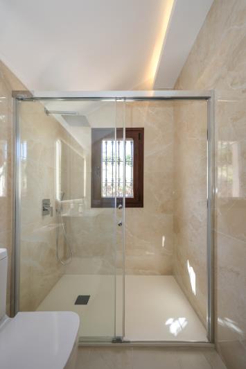 Image No.26-4 Bed Villa / Detached for sale