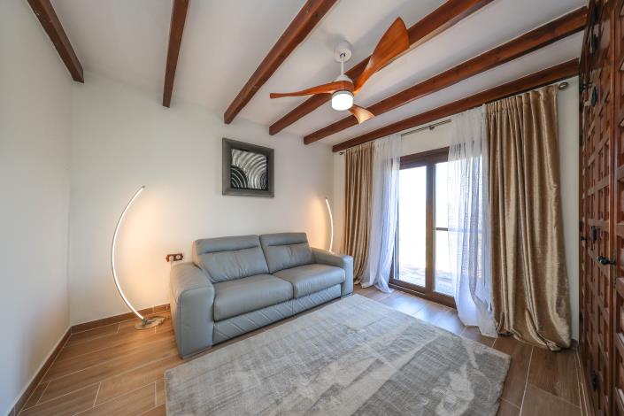 Image No.27-4 Bed Villa / Detached for sale