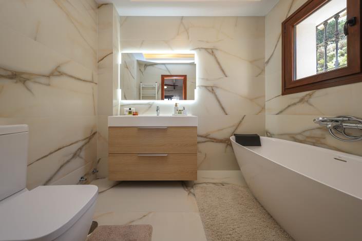 Image No.34-4 Bed Villa / Detached for sale