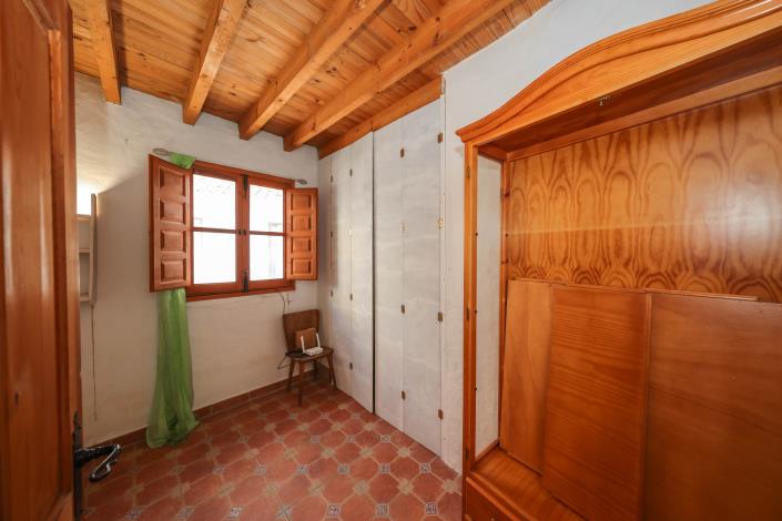 Image No.35-3 Bed Townhouse for sale