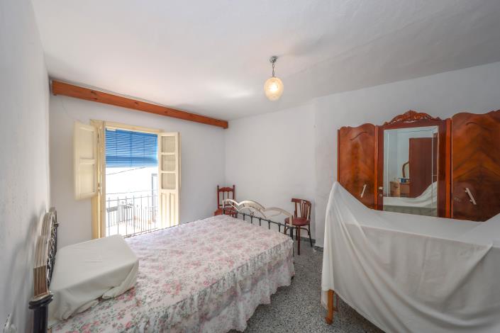 Image No.16-3 Bed Townhouse for sale