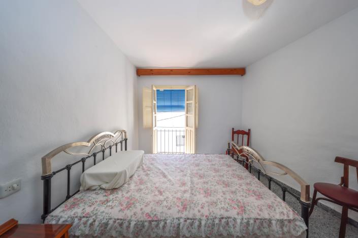 Image No.17-3 Bed Townhouse for sale