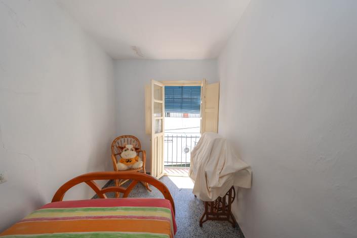 Image No.20-3 Bed Townhouse for sale