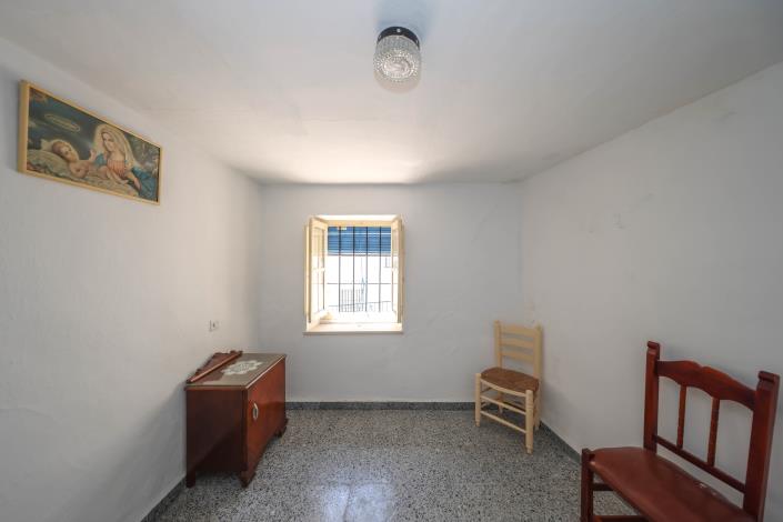Image No.28-3 Bed Townhouse for sale