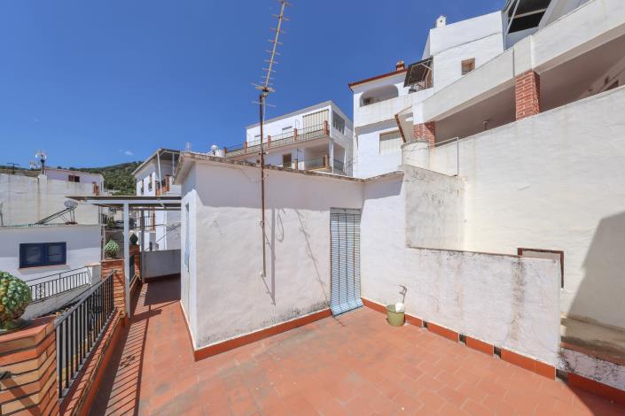 Image No.31-3 Bed Townhouse for sale