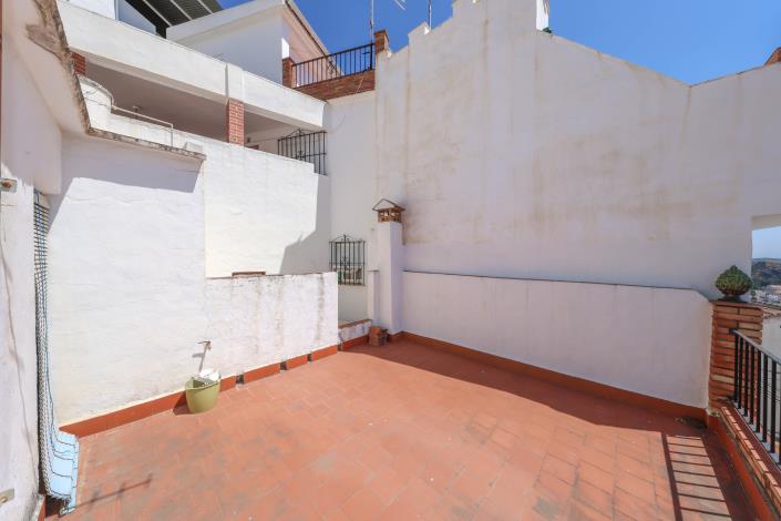 Image No.32-3 Bed Townhouse for sale