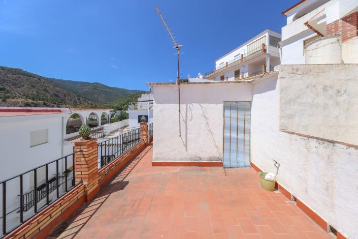 Image No.3-3 Bed Townhouse for sale