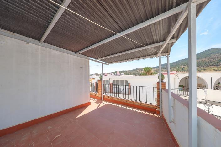 Image No.34-3 Bed Townhouse for sale