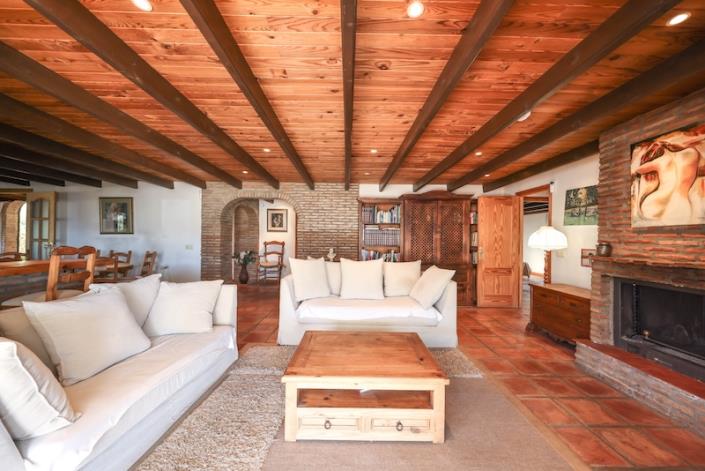Image No.14-3 Bed Villa / Detached for sale