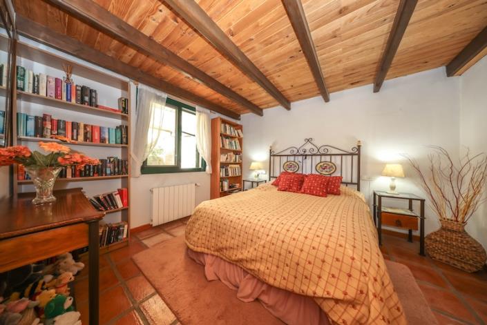 Image No.23-3 Bed Villa / Detached for sale