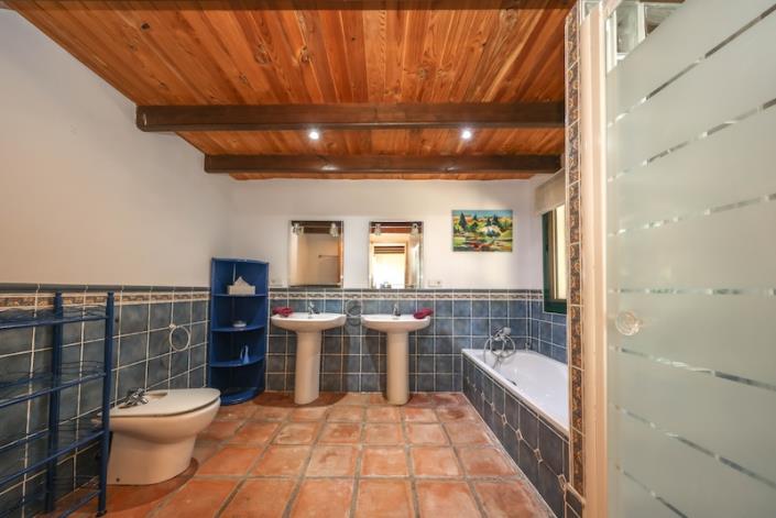 Image No.29-3 Bed Villa / Detached for sale