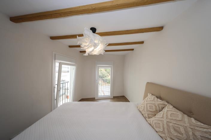 Image No.20-3 Bed Townhouse for sale