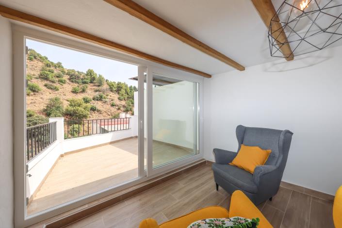 Image No.29-3 Bed Townhouse for sale