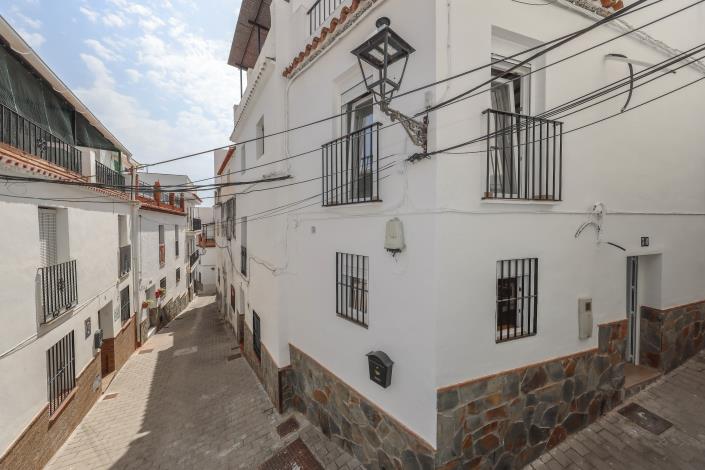 Image No.4-3 Bed Townhouse for sale