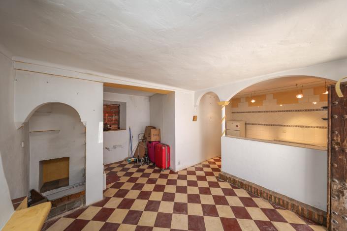 Image No.10-1 Bed Townhouse for sale