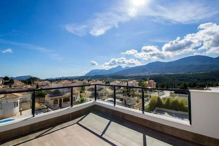 Image No.14-4 Bed Villa / Detached for sale