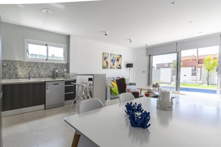 Image No.7-3 Bed Villa for sale