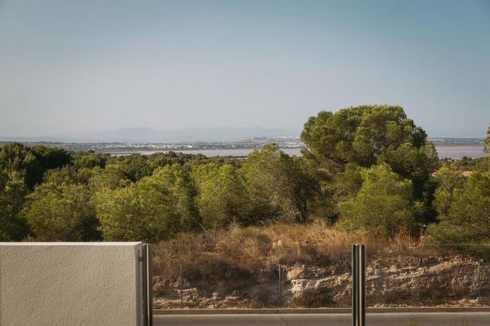 Image No.25-3 Bed Villa for sale