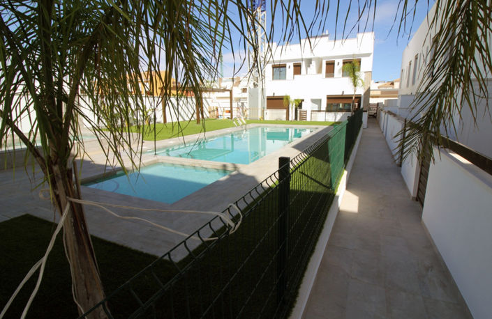 Image No.1-3 Bed Townhouse for sale
