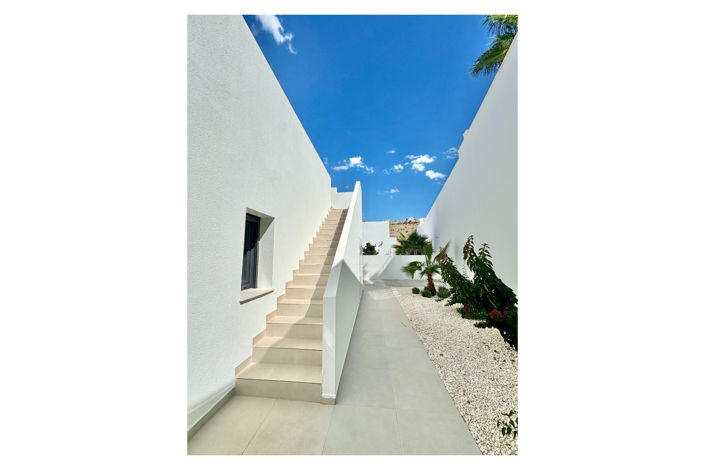 Image No.20-3 Bed Villa for sale