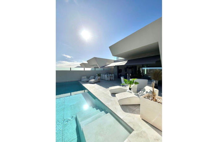 Image No.1-5 Bed Villa for sale