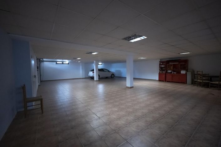 Image No.44-4 Bed Villa for sale