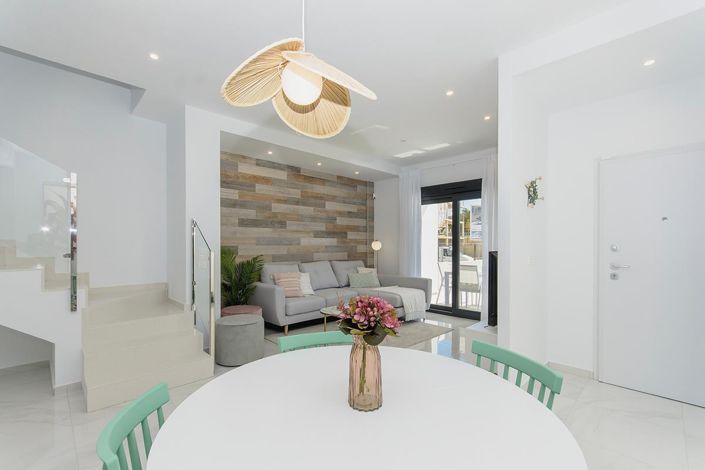 Image No.6-3 Bed Villa for sale