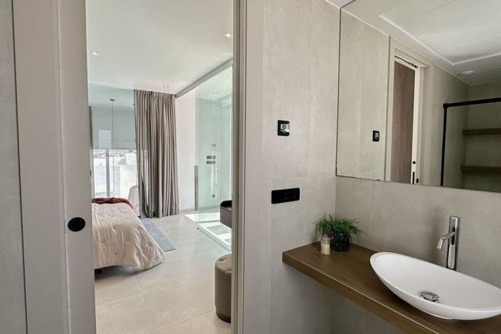 Image No.19-3 Bed Villa for sale