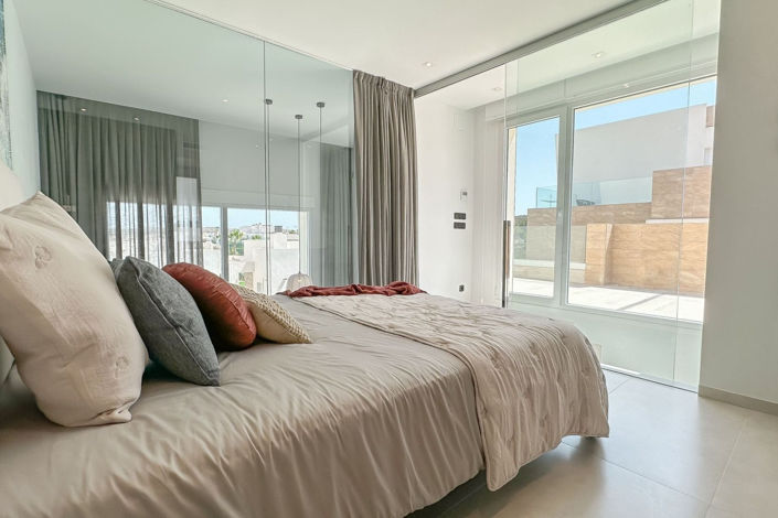 Image No.20-3 Bed Villa for sale