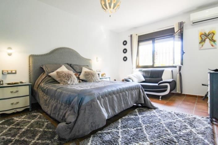 Image No.6-4 Bed Villa for sale