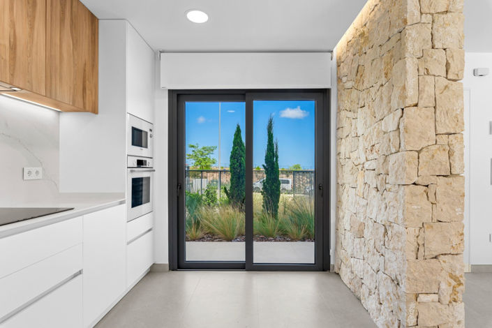 Image No.14-3 Bed Townhouse for sale